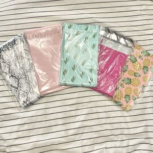 Approximately 370 6x9 poly mailers